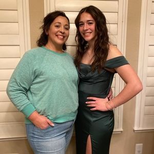 Meet your Posher, Claudia